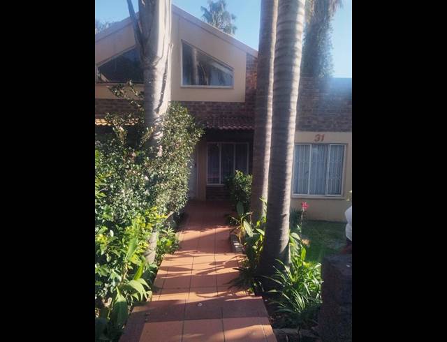 3 BEDROOM TOWNHOUSE FOR SALE IN ALLEN'S NEK